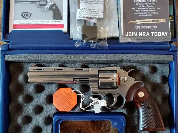 **** Colt Python 357 Magnum 6" Stainless Steel (Brand New) ****