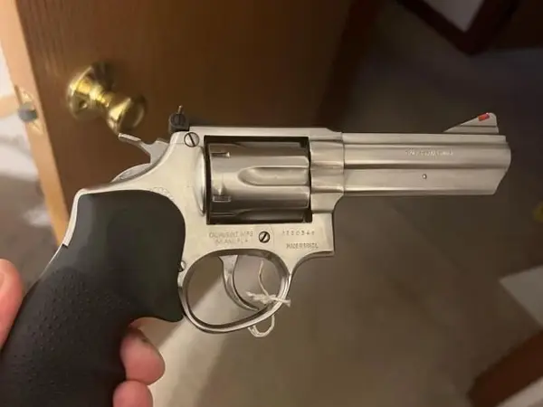 Taurus 6 shot revolver model 669-.357 mag