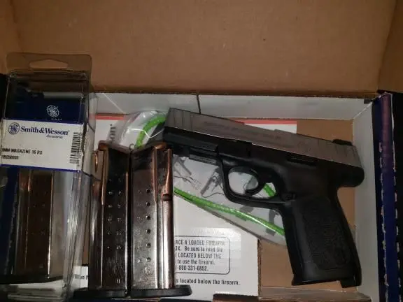 Smith and Wesson SDVE 9mm 16+1 in perfect condition