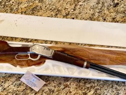NIB Winchester mod. 9422 Boy Scouts of America 75th Anniversary Edition