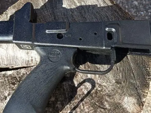 AR180b receiver