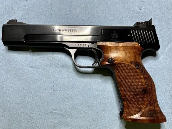 SMITH & WESSON MODEL 41 .22