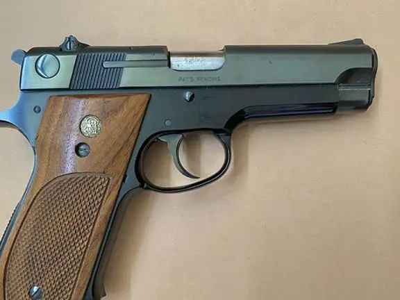 S&W. 39-2