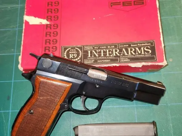 FEG R-9