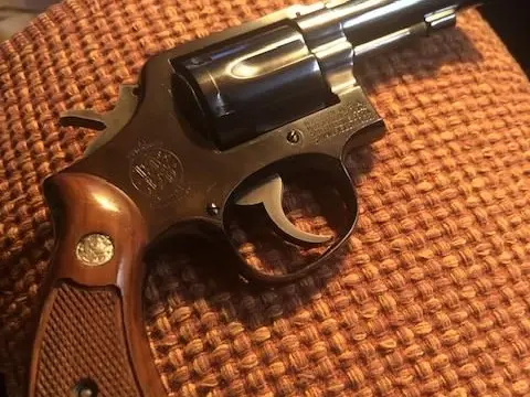 S&W model 10-6 38 CTG