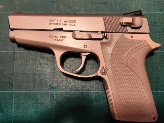 S&W 3913