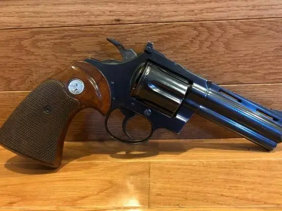 COLT DIAMONDBACK
