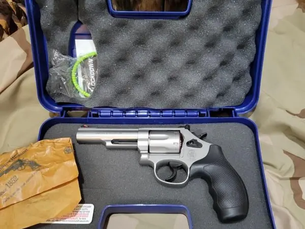 S&W model 66