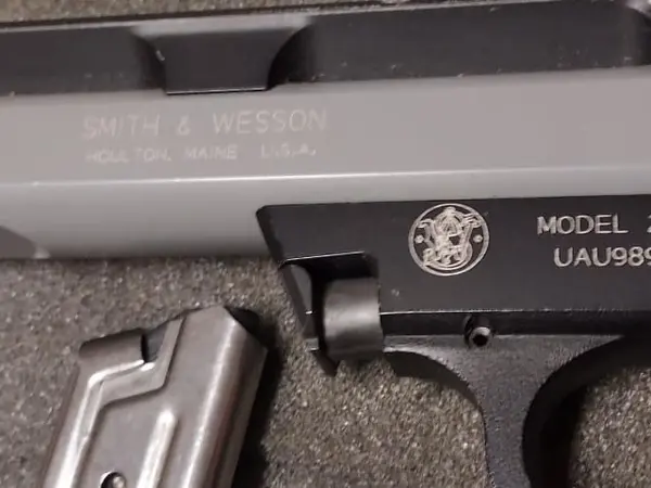 SW 22A pistol with box
