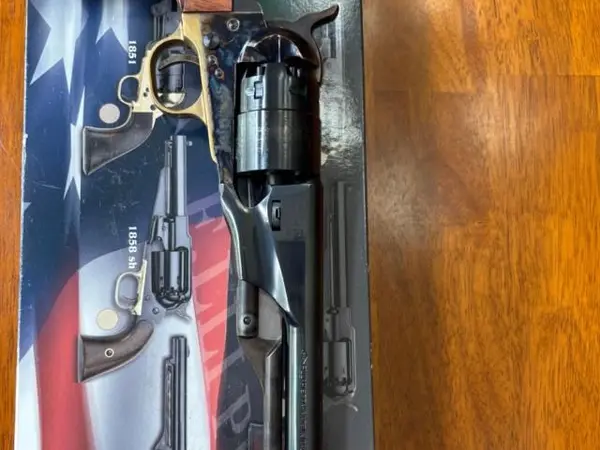 NEW IN BOX PIETTA 1860 ARMY STEEL 44