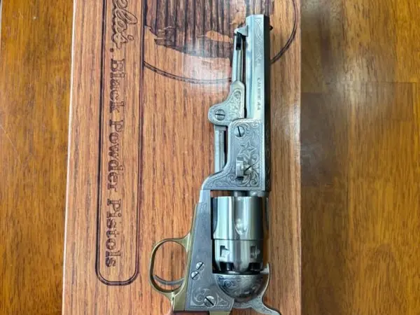 NEW IN BOX PIETTA 1851 NAVY YANK SHERIFF'S US MARSHAL 44