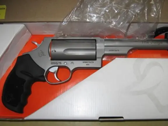 NEW TAURUS JUDGE ,410 45 colt