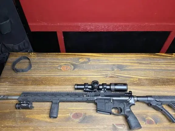Daniel defense DDM4V7 Pro with accessories and ammo