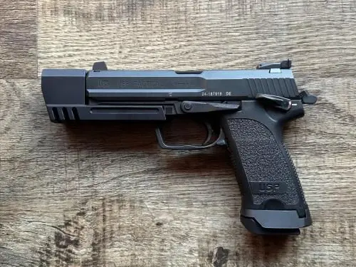 HK USP 9 Tactical with extras