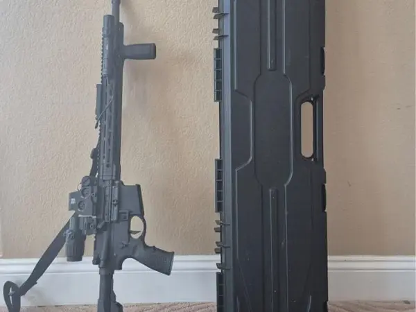 Daniel Defense DDM4 V7 PRO, 5.56, EOTECH HHS V Holographic Hybrid Sight - EXPS3-4 with G45 Magnifier,