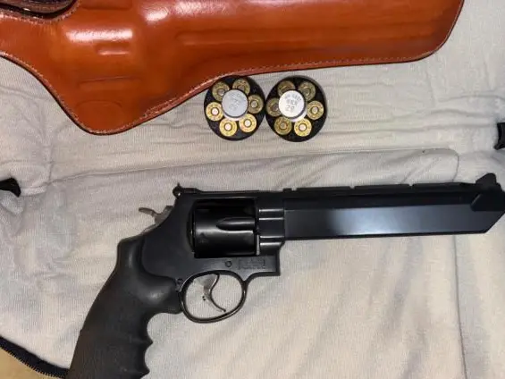 Smith and Wesson 629 Stealth Hunter