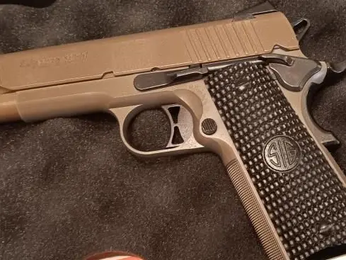 Sig 1911 Emperor Scorpion Fastback (865-599-4333) $880