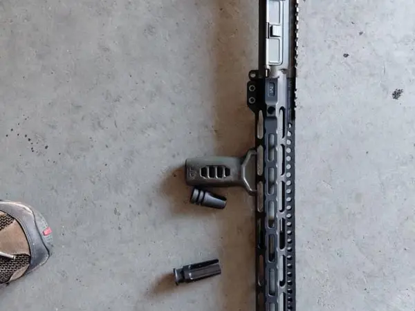 Ar stoner upper