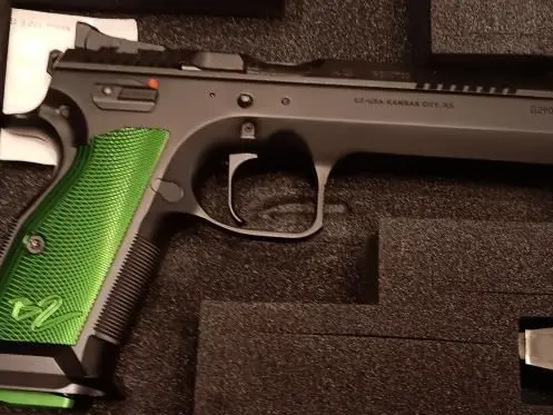 Like New CZ TS2 Racing Green $1,300 (865-599-4333)