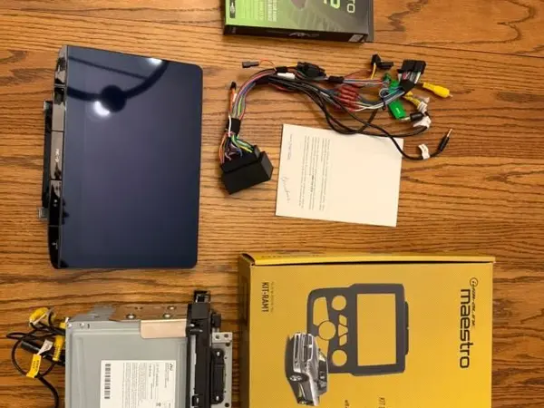 JVC KZ1000W and trim bezel for 2018 Ram