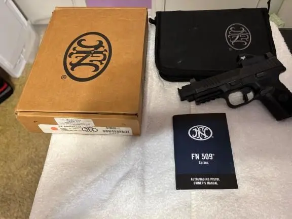 FN 509 Mid size many Extras