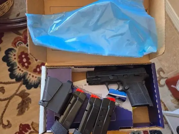 SMITH & WESSON EQUALIZER