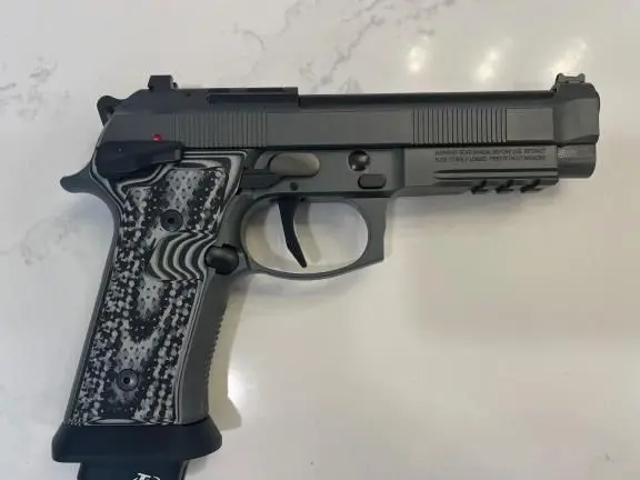 Beretta 92xi squalo