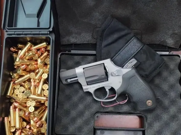 Taurus 38 UL side holster
