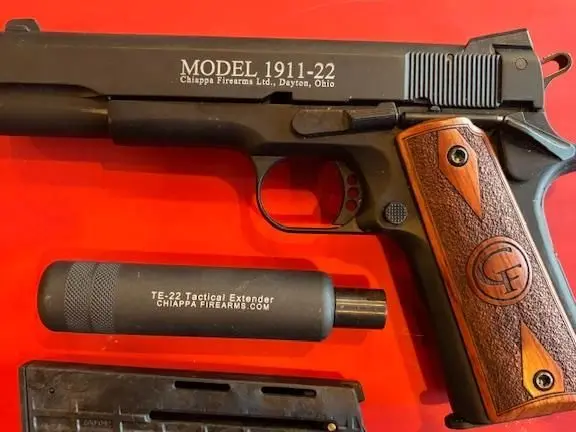 New Chiappa 1911- 22lr with fake supressor with Two Mags