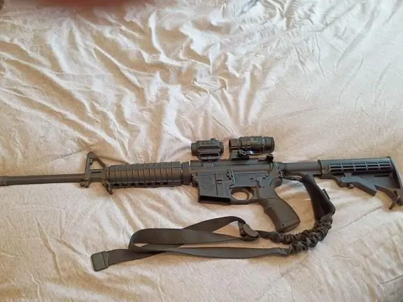 S&W AR with optics