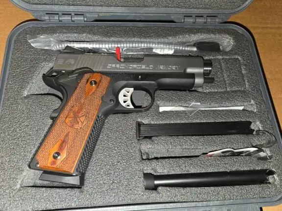 SPRINGFIELD EMP-4 CHAMPION LW 9MM