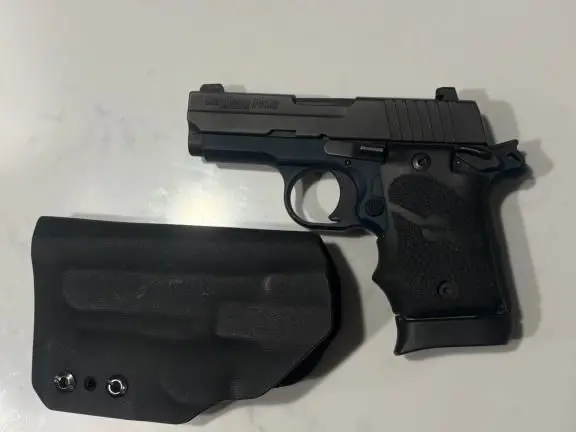 P938