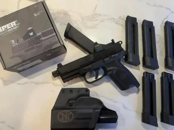 FN 502 tactical 22lr red dot and extra mags