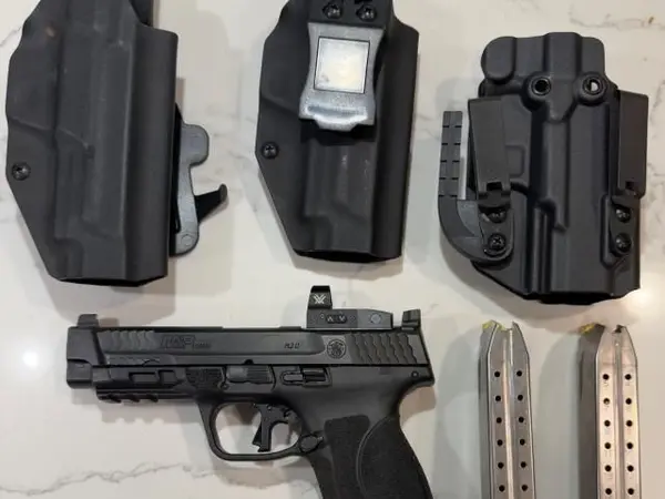 Smith and Wesson M&P 2.0 10mm with red dot and holster +apex trigger