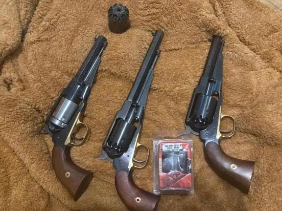 Large lot of cowboy guns.