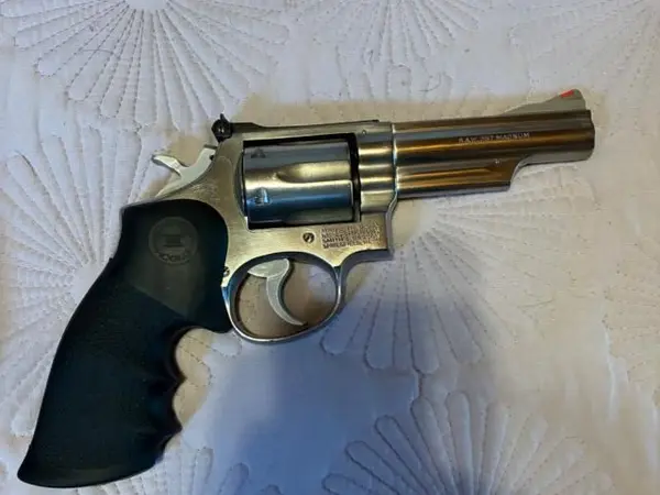 Smith & Wesson Model 66 no dash