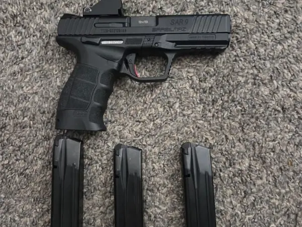 SAR9 9mm with 1x17rd & 2x19rd mags, box and Triton reddot REDUCED