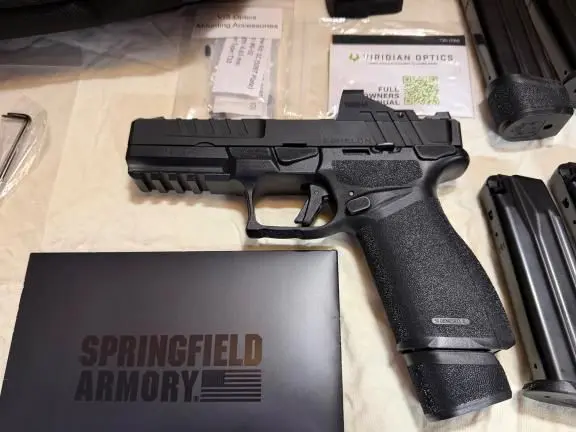 Springfield Echelon 9mm 4.5 Gear-up Package