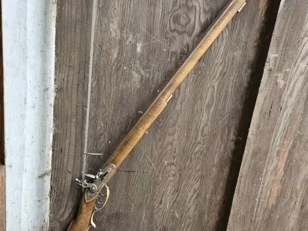 .45 Caliber Flintlock maker unknown L&R lock
