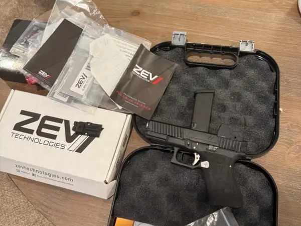 Zev Glock 19