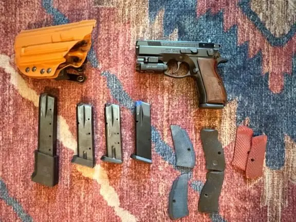 CZ P01 package