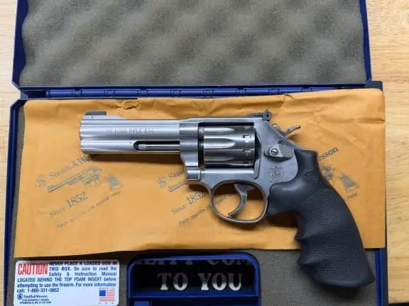 Smith & Wesson S&W 617-6 .22 NO TRADES!