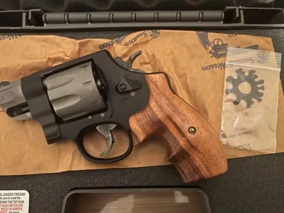 Smith and Wesson PC 327 327PC scandium revolver LNIB
