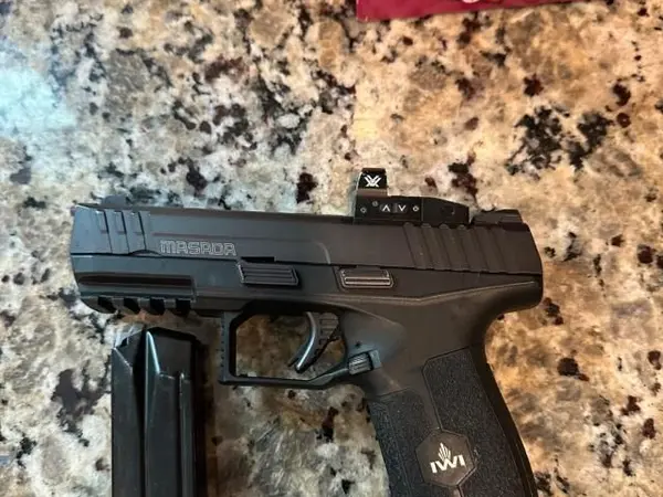 Iwi Masada 9