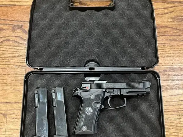 Beretta 80x Cheetah .380 like new