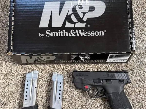 Smith & Wesson M&P Shield 2.0 9mm with integrated CT laser NIB