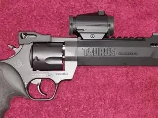 Taurus Raging Hunter 454 Casull