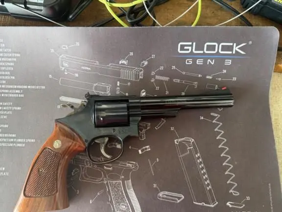 S&W 19-8 6” .357