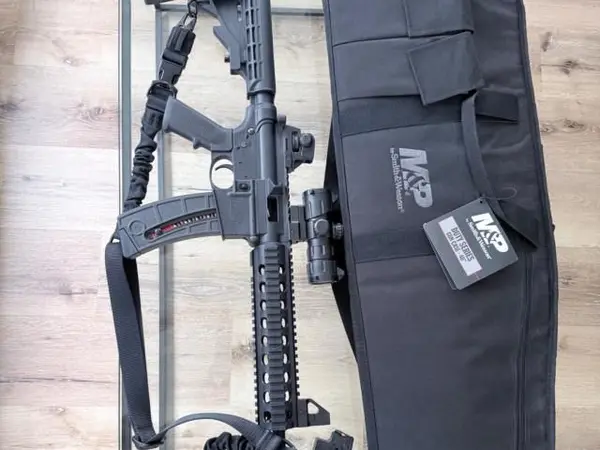 S&W M&P 15-22 .22LR Threaded - Bag, Sling & 4x 25rd Mags