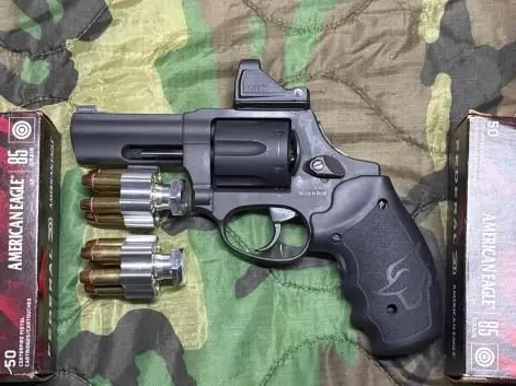 Taurus 327 Defender TORO w/laser, dot, and ammo
